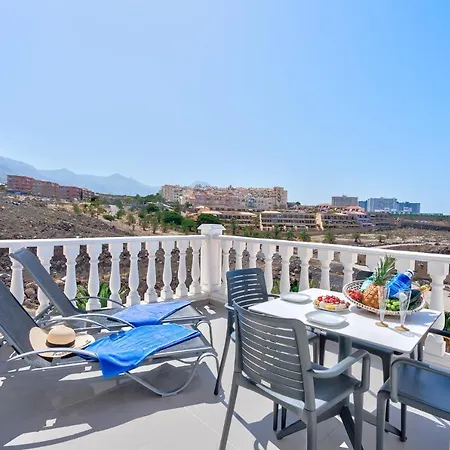 Stunning Flat With Wonderful Sea Views *
